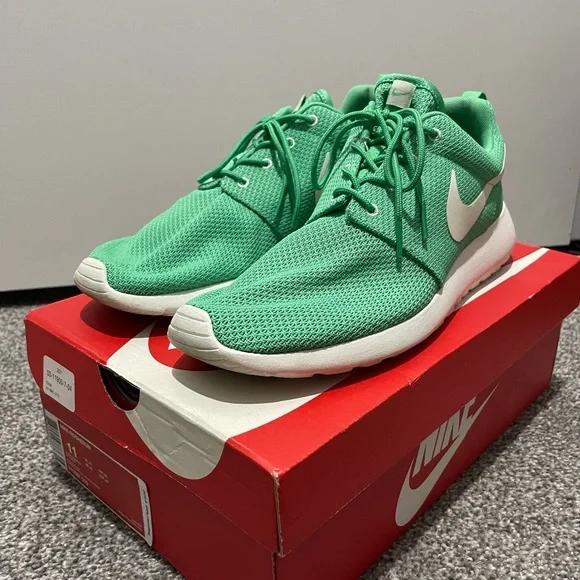 Nike Roshe Run Gamma Green 2017 size 11 - Picture 1 of 8